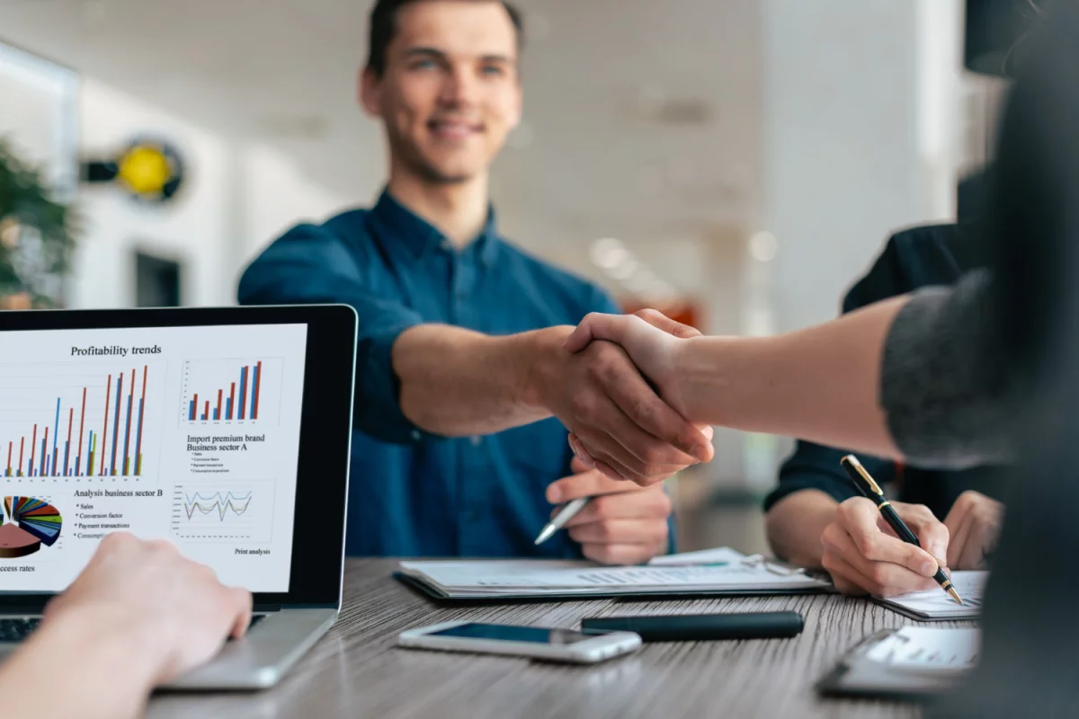 Błędy w oszczędzaniu, które kosztują najwięcej: 7 pułapek (i jak je obejść w 30 dni)